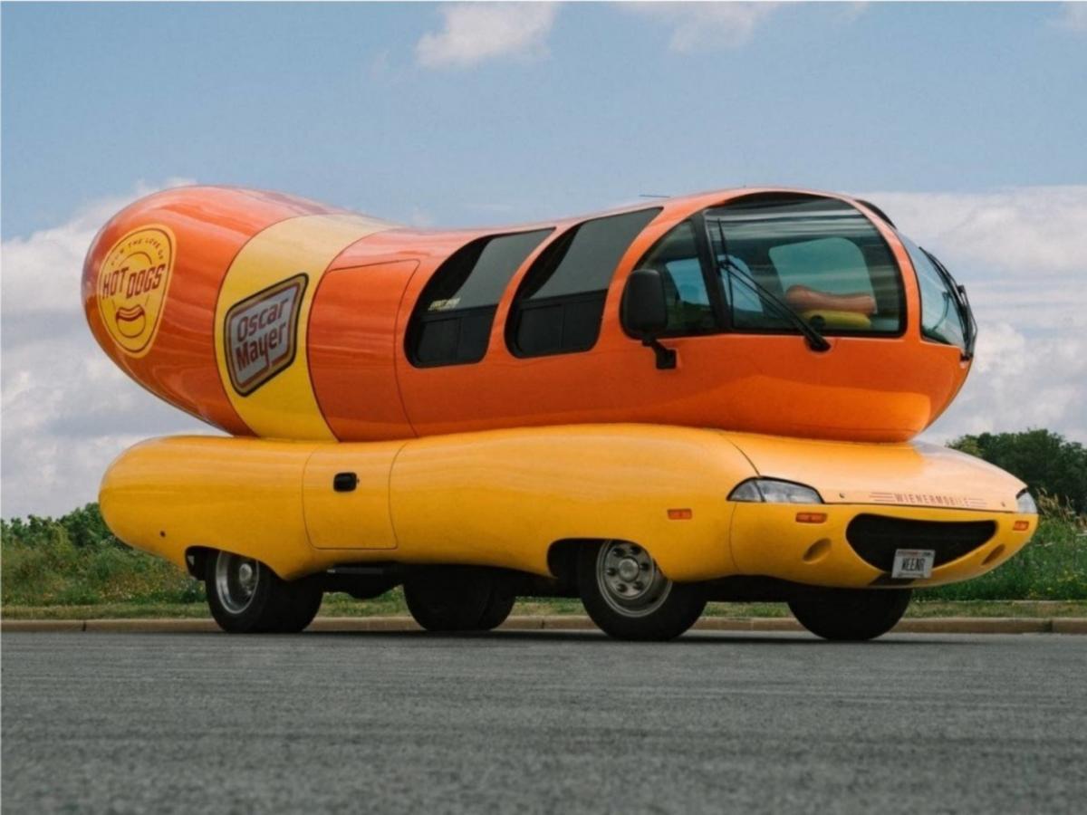 Τώρα μπορείτε να περάσετε μια βραδιά μέσα σε ένα… hot dog!