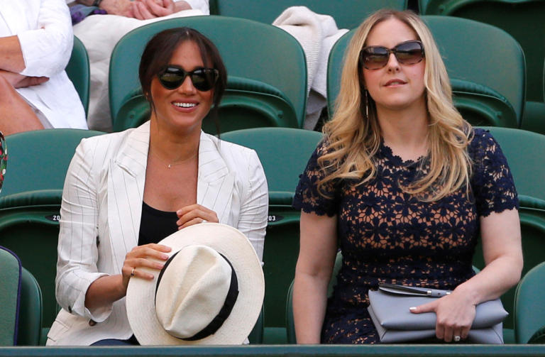 Το μενταγιόν με νόημα που φορούσε η Μέγκαν Μαρκλ στο Wimbledon - Πήγε για να δει την Σερένα Γουίλιαμς