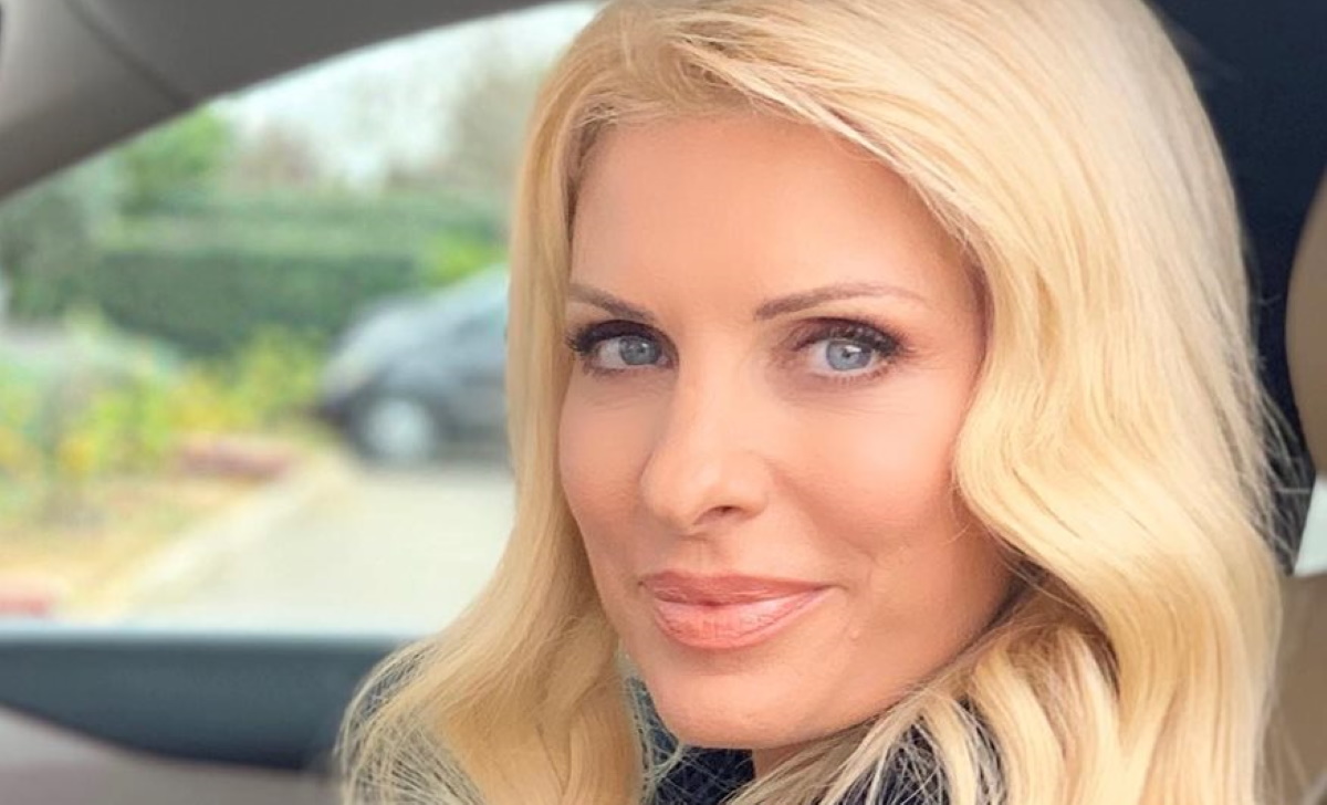 Η Ελένη Μενεγάκη στη Μύκονο! – Φωτό