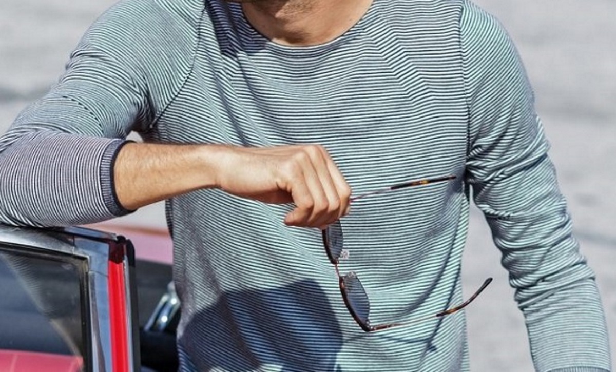 «Κάθε μέρα οι γείτονες μου φωνάζουν από τον ακάλυπτο γιατί ακούω στη διαπασών…»