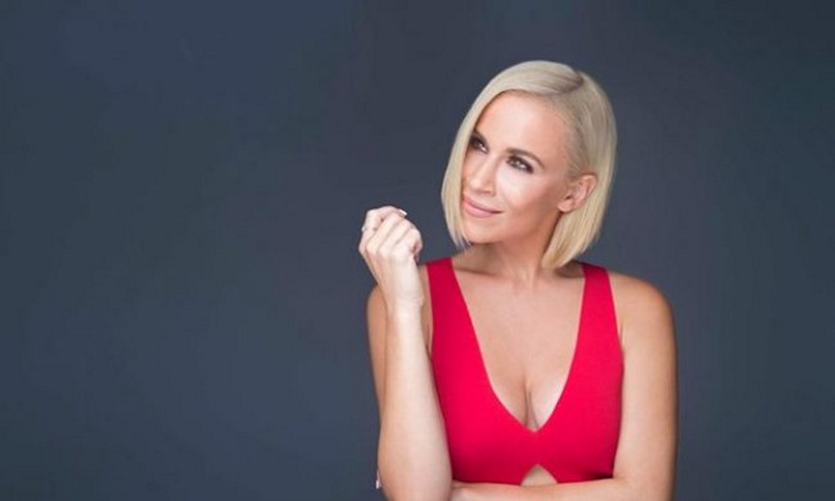 Η Νάντια Μπουλέ προκάλεσε… ταραχή με το αβυσσαλέο μπούστο της!