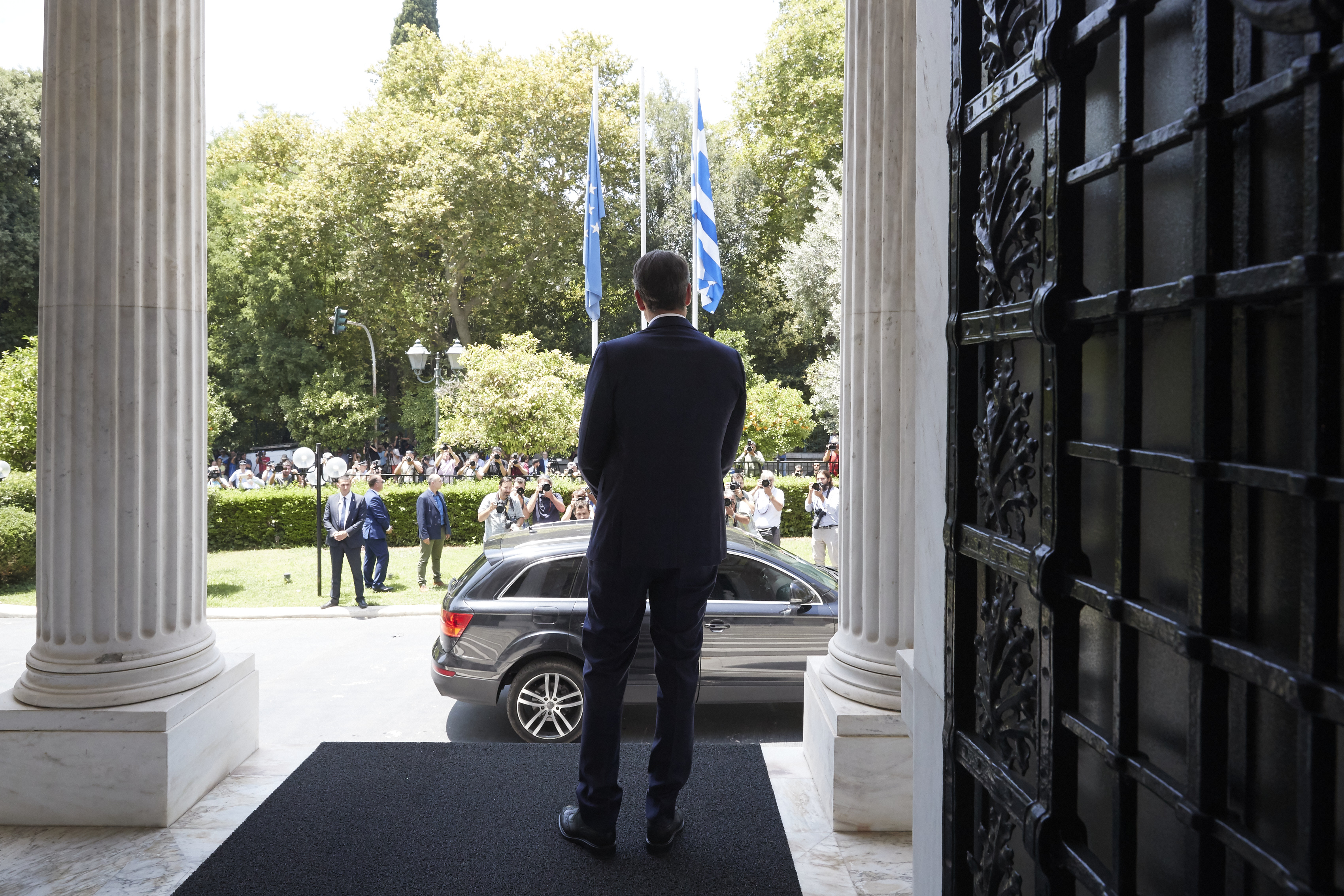 Κυβέρνηση Μητσοτάκη: Οι σίγουροι και οι «καραμπόλες» της τελευταίας στιγμής