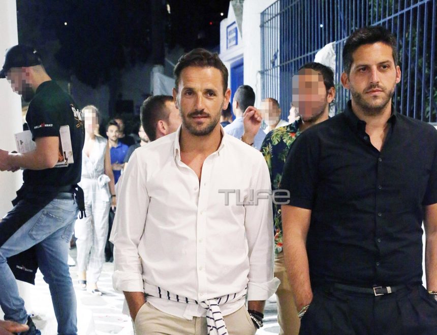 Ο Νίκος Βέρτης απολαμβάνει τις διακοπές με φίλους στην Μύκονο!