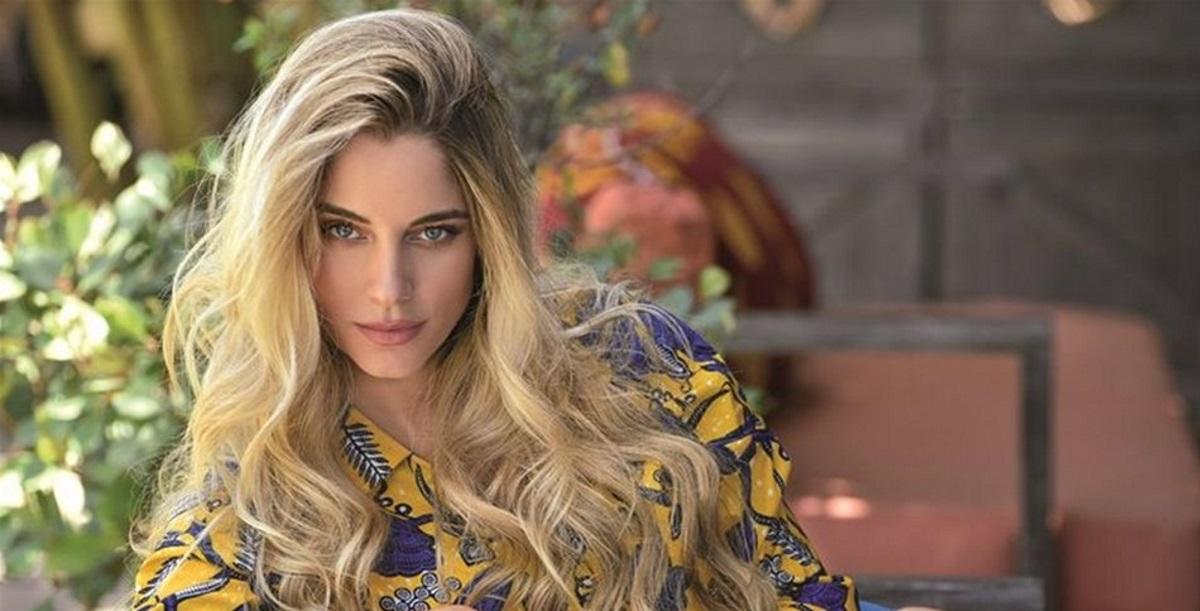 Εντυπωσιάζει η Δούκισσα Νομικού, ποζάροντας με το σέξι μαγιό της στον 8ο μήνα της εγκυμοσύνης!