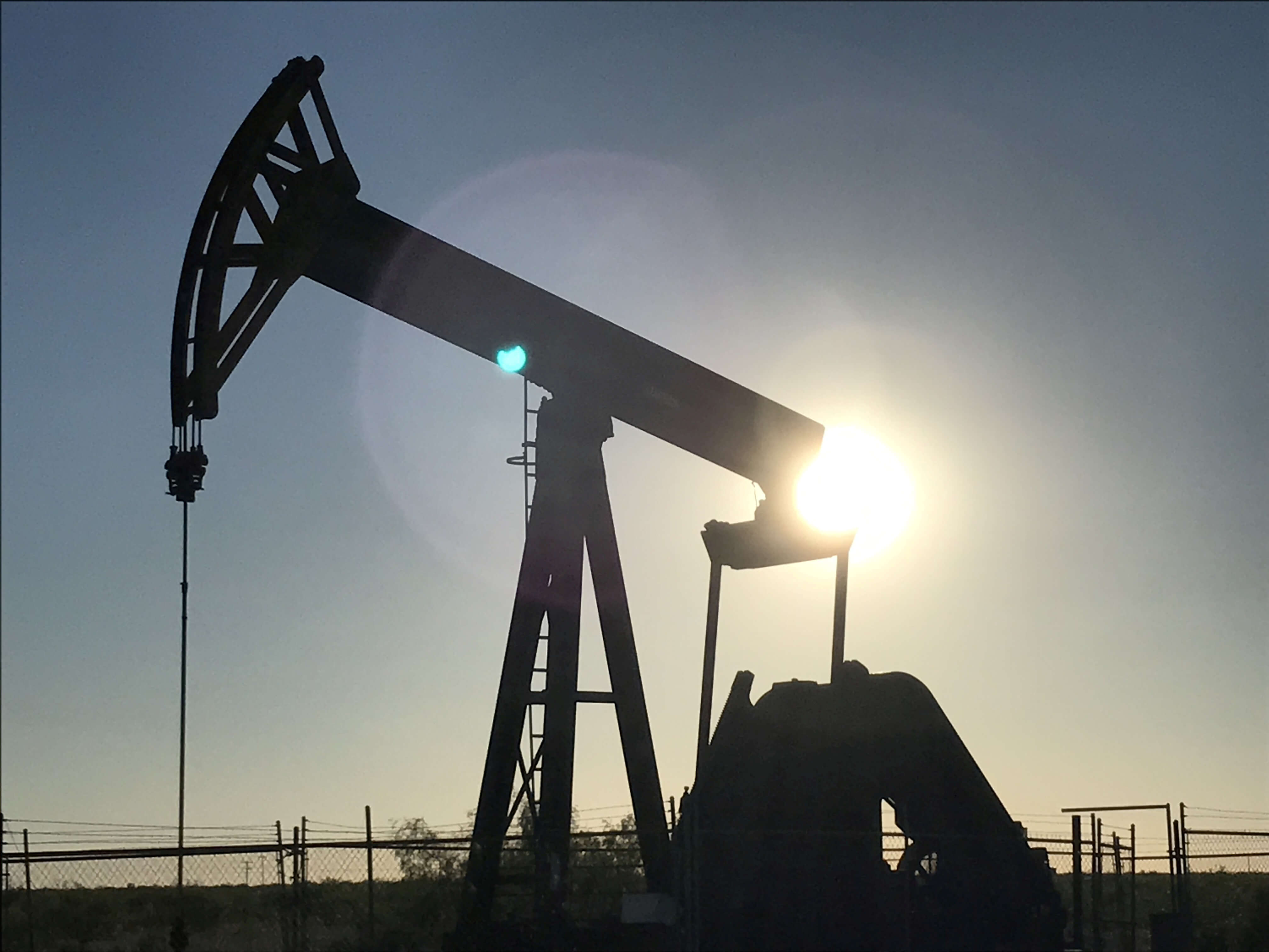 Πετρέλαιο: Παράταση στη μείωση παραγωγής για να αυξηθεί η τιμή αποφάσισαν ΟΠΕΚ και Ρωσία