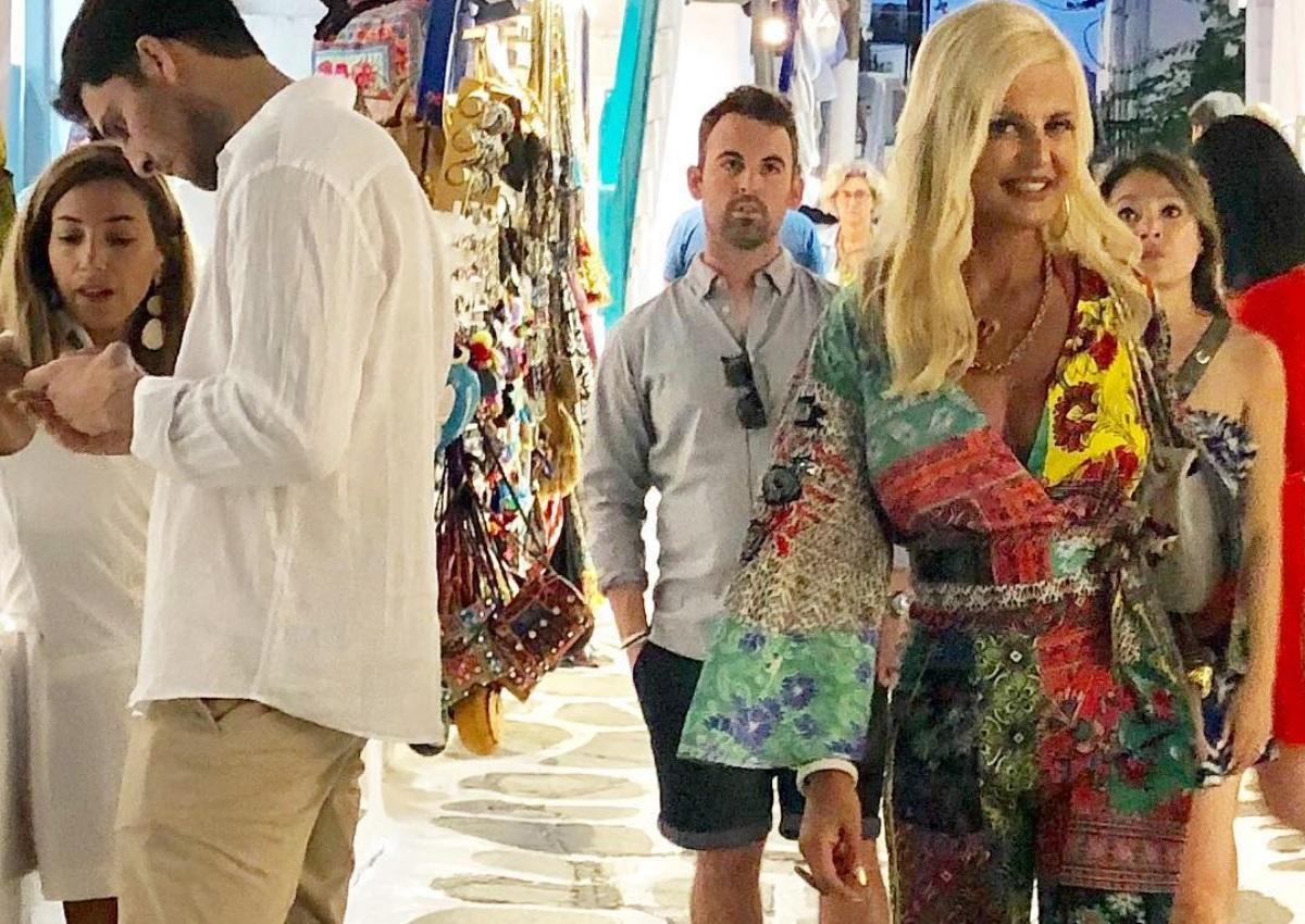 Απαστράπτουσα στη Μύκονο η Μαρίνα Πατούλη! [pics]