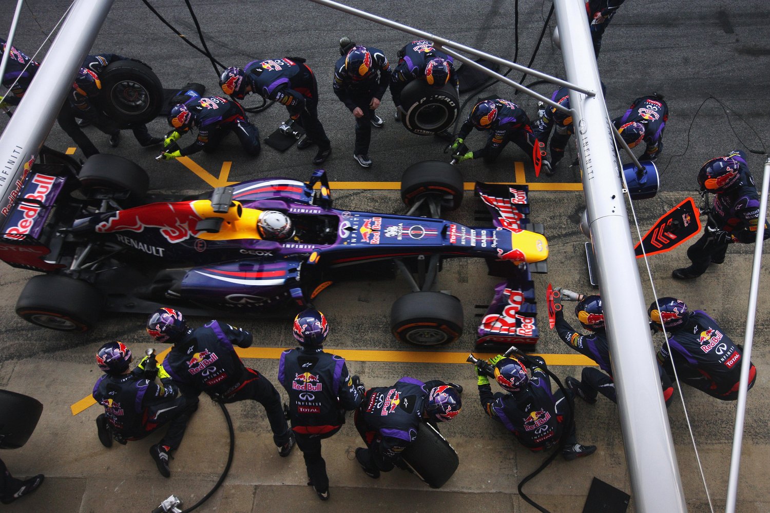 Δείτε πως η Red Bull έσπασε το ρεκόρ του ταχύτερου pitstop! [vid]