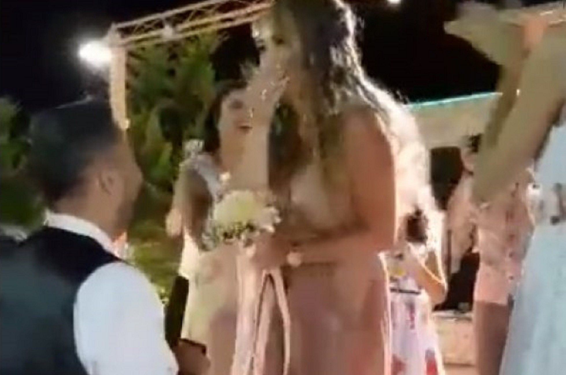 Λασίθι: Πρόταση γάμου σε… γάμο- video