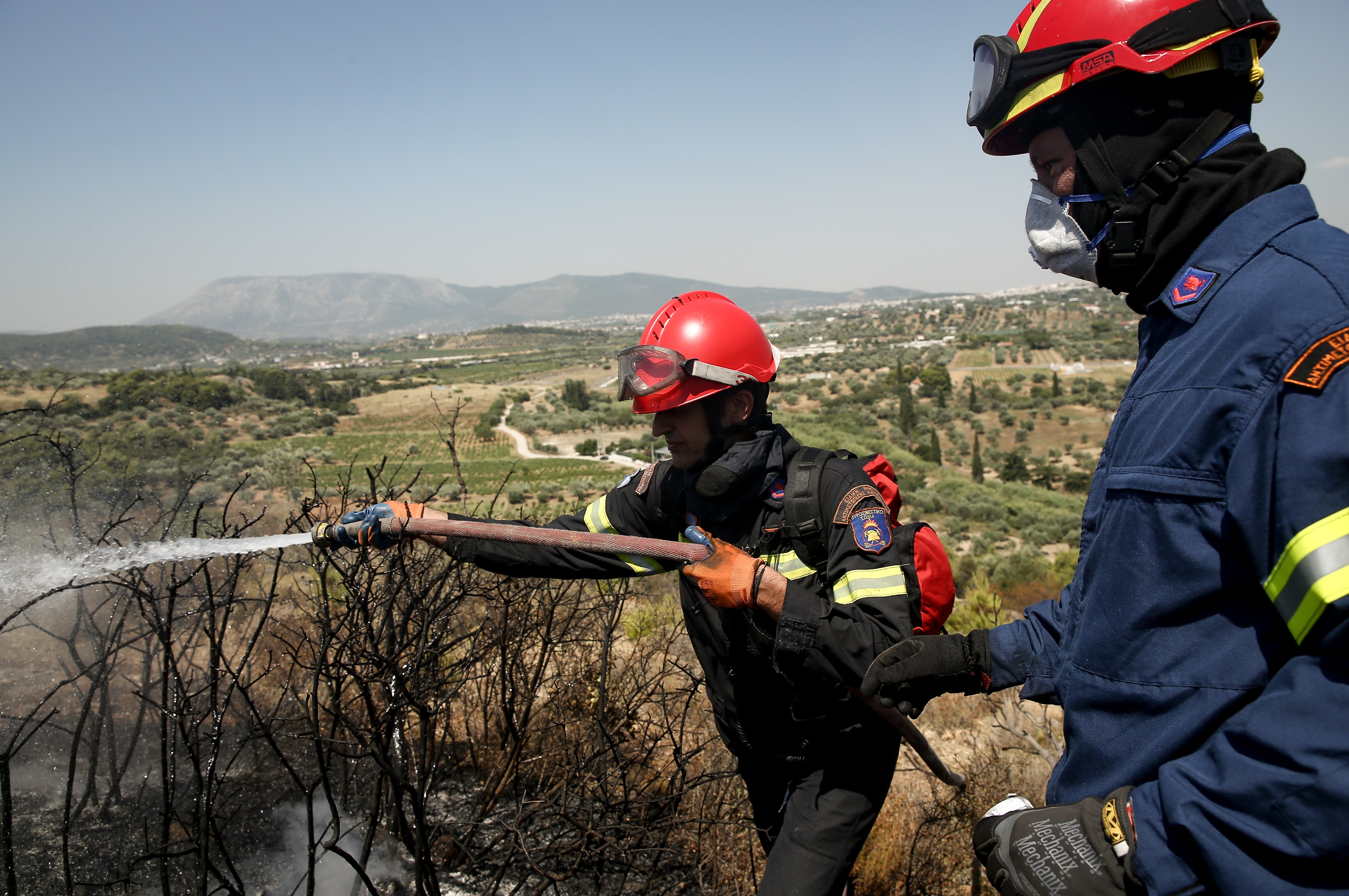 Φωτιά τώρα στον Ασπρόπυργο