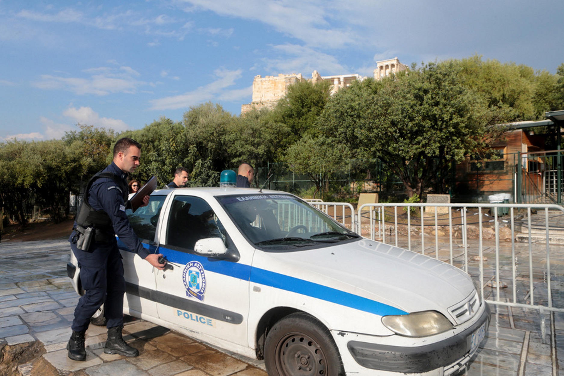 Ράμπο της Ελληνικής Αστυνομίας περιπολούν σε τουριστικά σημεία της Αθήνας! Video
