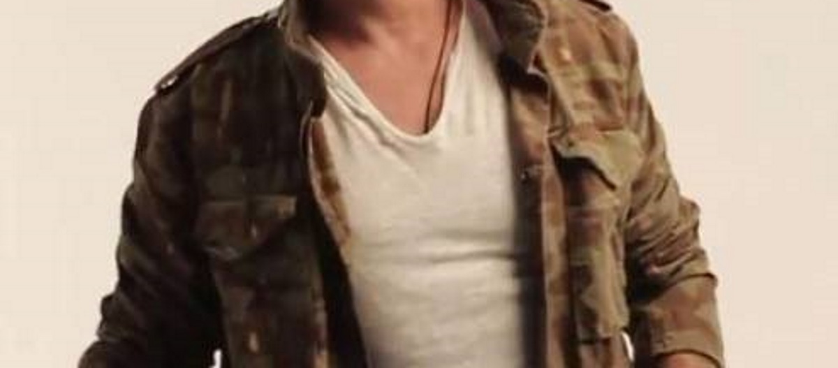 Έλληνας τραγουδιστής αποκαλύπτει:  “Γενικά είμαι σκληρός άνθρωπος… Πλήττω αφόρητα όταν ακούω τον εαυτό μου”