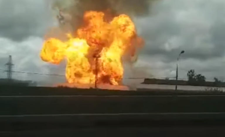 Ρωσία: Γιγάντια φωτιά σε θερμοηλεκτρικό σταθμό - Φλόγες 50 μέτρα ύψος!