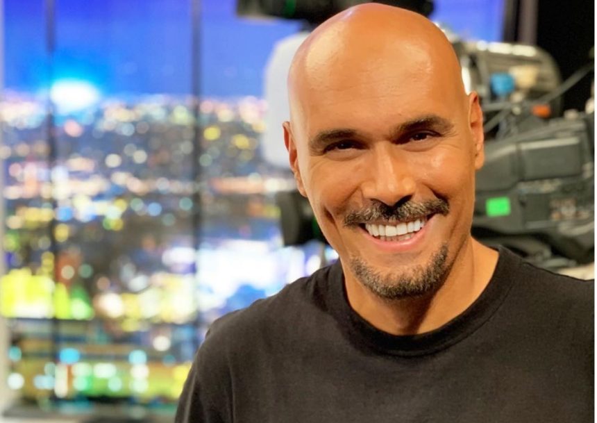 Δημήτρης Σκουλός: Μας συστήνει την μητέρα του – Δες πόσο μοιάζουν μεταξύ τους