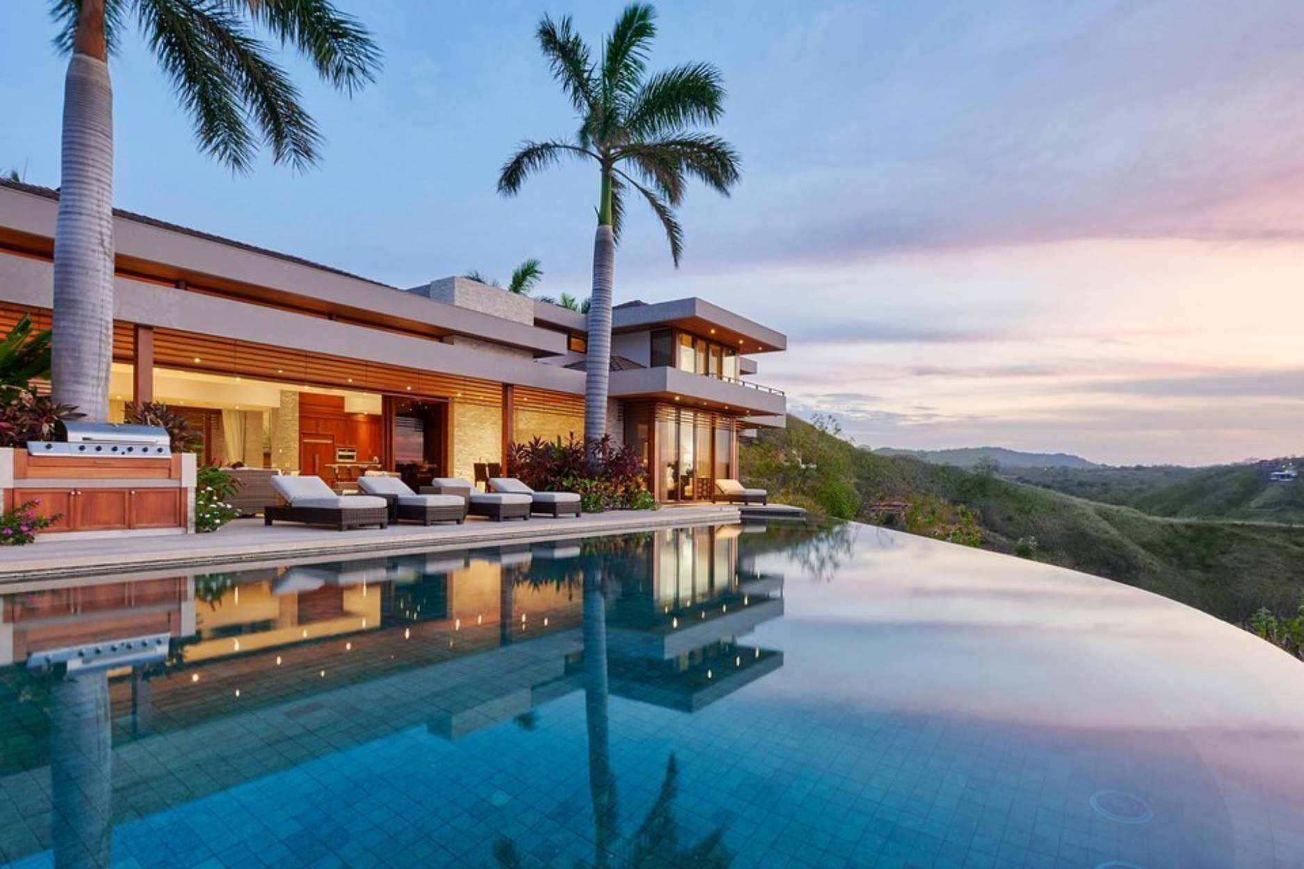 60.000 ταξίδια, απεριόριστες διαδρομές και πολυτελή καταλύματα με μόνο 2.500 δολάρια!