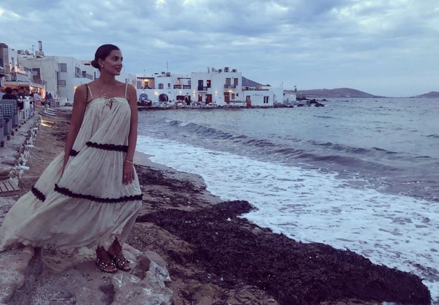 Η Σταματίνα Τσιμτσιλή αποκαλύπτει πως είναι μια τυπική ημέρα της στο νησί μαζί με τα παιδιά