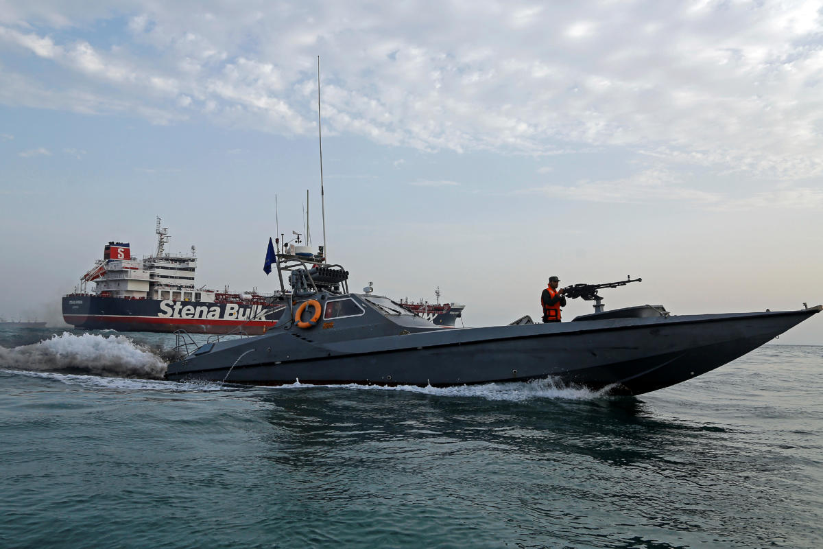 Ιράν: Οι διάλογοι των Φρουρών της Επανάστασης με το πλήρωμα βρετανικού πολεμικού πλοίου