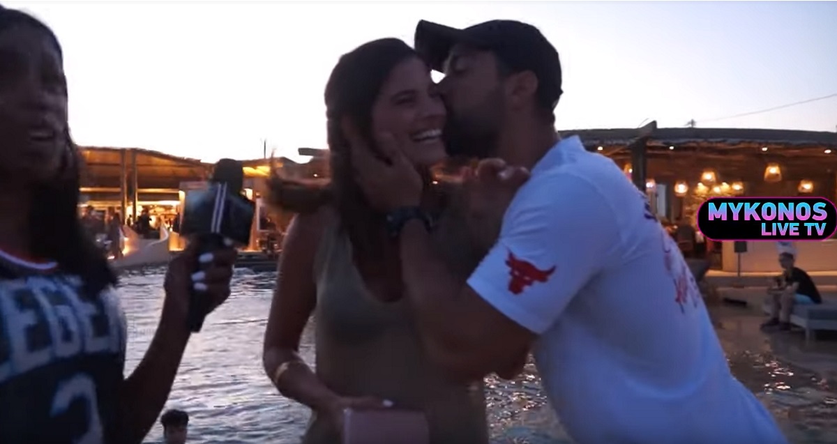 Η Μπόμπα έδινε συνέντευξη και ο Τανιμανίδης την παρενοχλούσε…