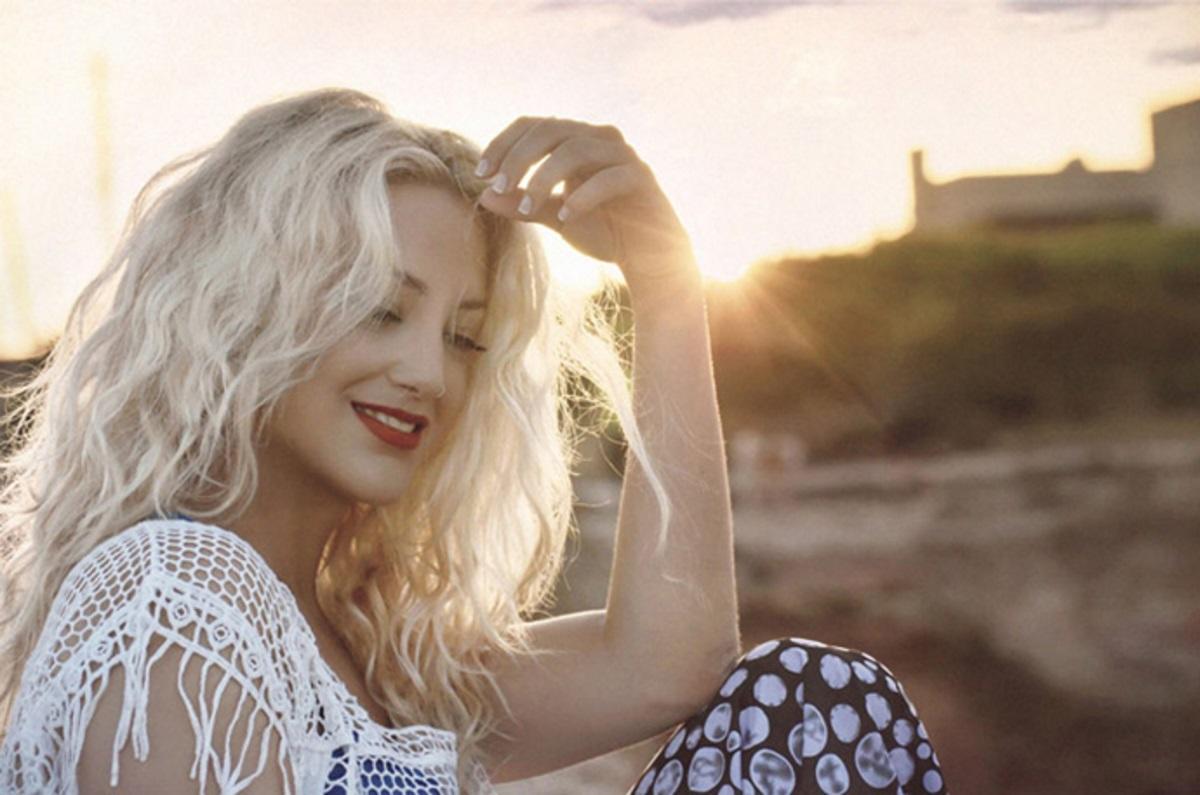 «Γκρεμίζει» το Instagram η Εύα Τσάχρα, με τη hot… πόζα της!