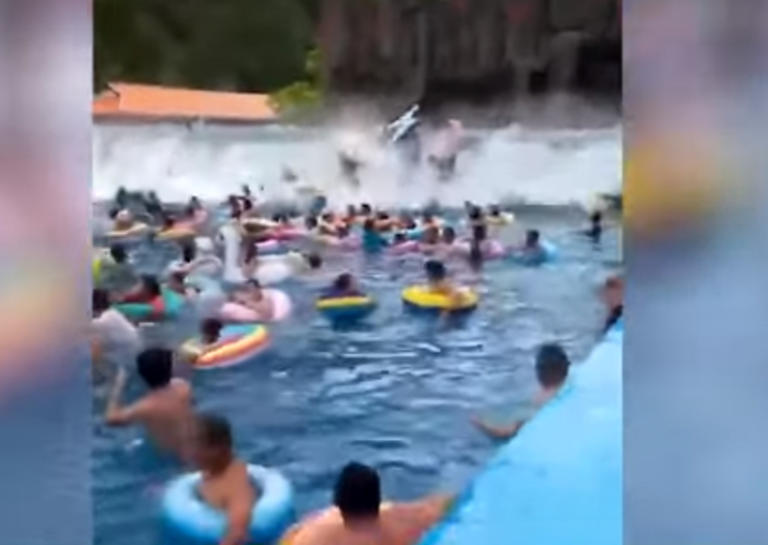 Î¤ÏƒÎ¿Ï…Î½Î¬Î¼Î¹ ÏƒÎµ water park Â«ÏƒÎ¬ÏÏ‰ÏƒÎµÂ» Ï„Î¿Ï…Ï‚ Ï€Î¬Î½Ï„ÎµÏ‚! 44 Ï„ÏÎ±Ï…Î¼Î±Ï„Î¯ÎµÏ‚ â€“ video