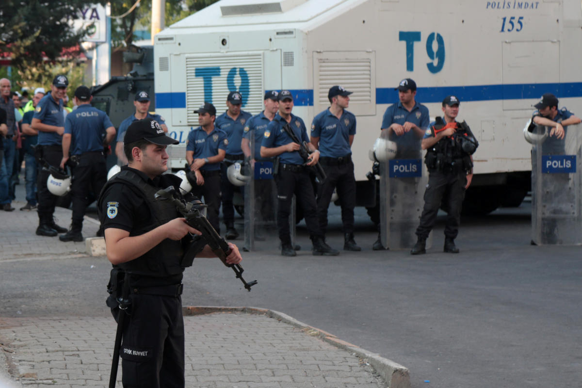Τουρκία: Συνελήφθησαν 176 στρατιωτικοί για διασυνδέσεις με το δίκτυο του Γκιουλέν