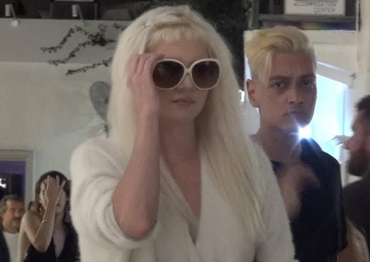 Η νέα έξοδος της Τζούλιας Αλεξανδράτου  στη Μύκονο που συζητήθηκε – Δείτε πως εμφανίστηκε [video]