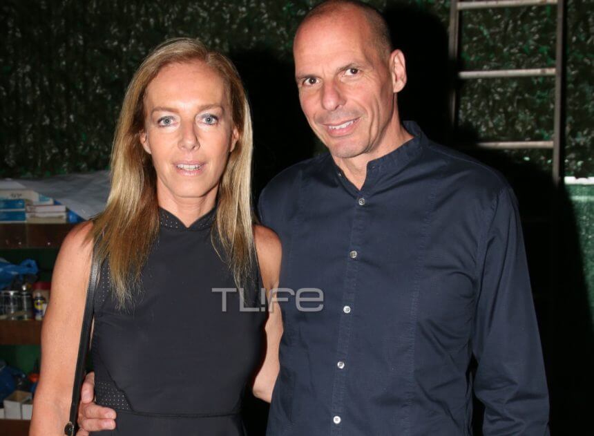 Γιάννης Βαρουφάκης – Δανάη Στράτου: Βραδινή έξοδος για το ζευγάρι! [pics]