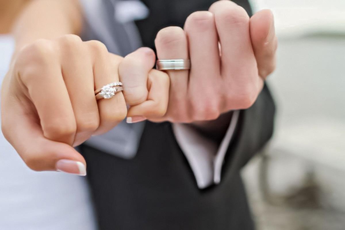 Ελληνίδα παρουσιάστρια αποκάλυψε πως ίσως ντυθεί νυφούλα για δεύτερη φορά το 2020!