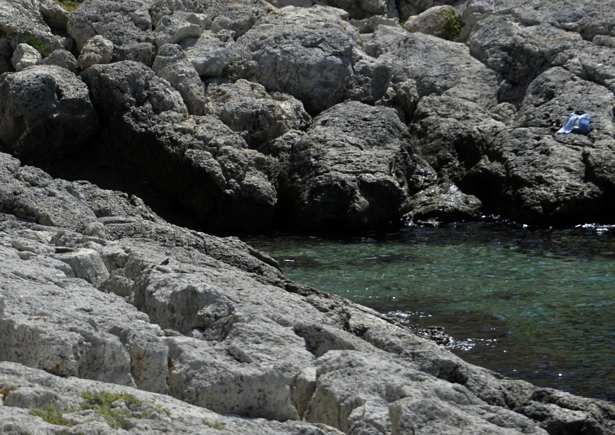 Κέρκυρα: Αναγνωρίστηκε ο άντρας που βρέθηκε νεκρός στα βράχια παραλίας – Τα νέα στοιχεία