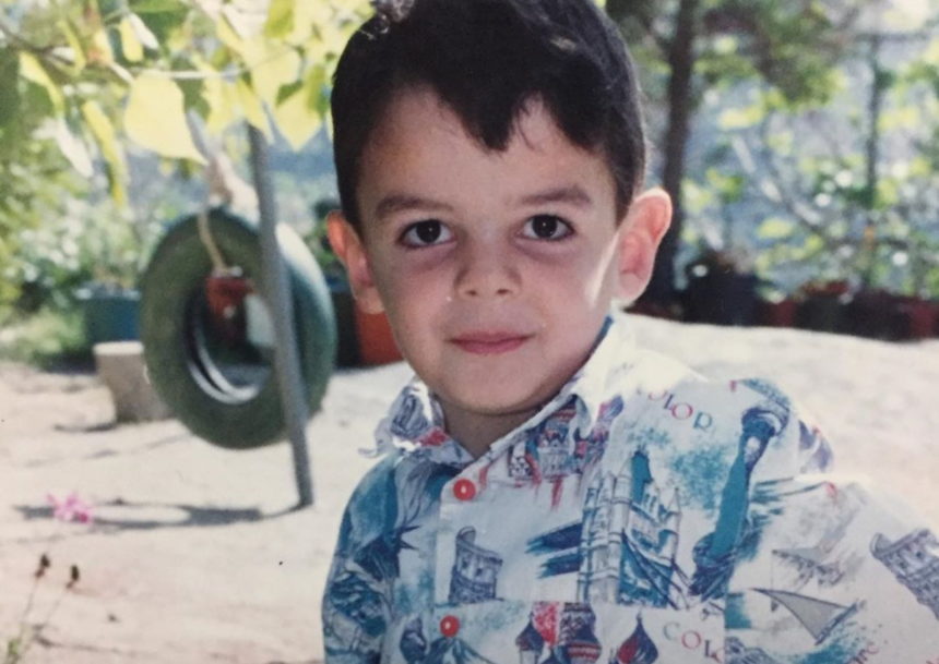 Αναγνωρίζετε το αγοράκι της φωτογραφίας; Είναι πρώην παίκτης του MasterChef!