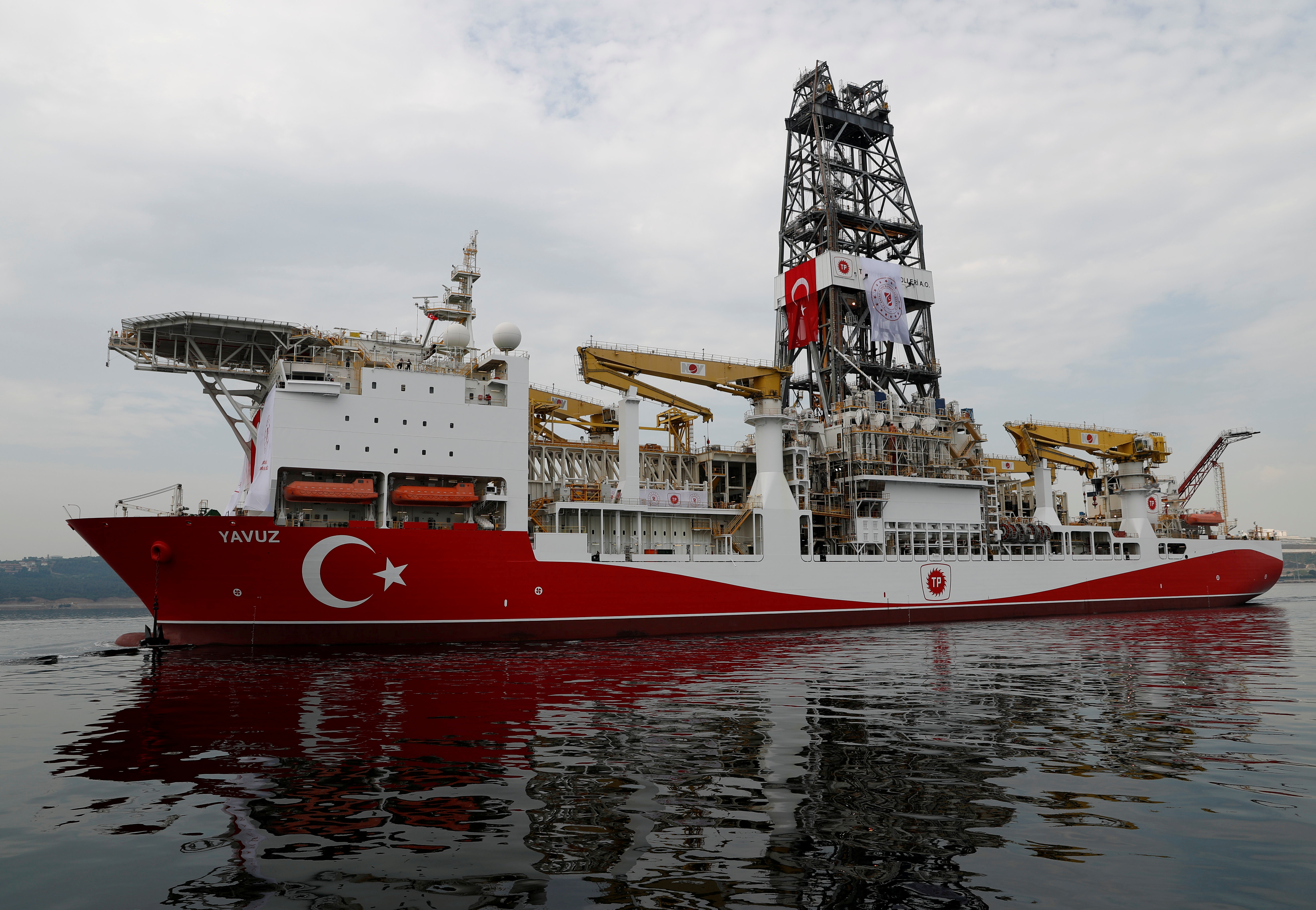 Δορυφόροι “εκθέτουν” τα Γιαβούζ – “Πορθητή” και το τουρκικό Ναυτικό στην κυπριακή ΑΟΖ! [pics]
