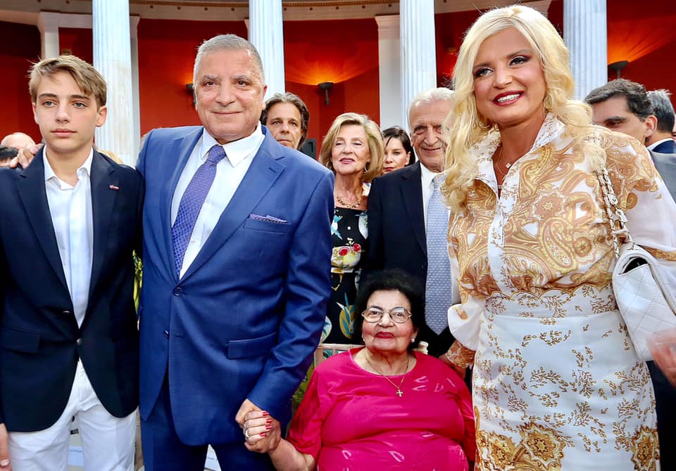 Απαστράπτουσα η Μαρίνα Πατούλη στο πλευρό του συζύγου της! Φωτογραφίες