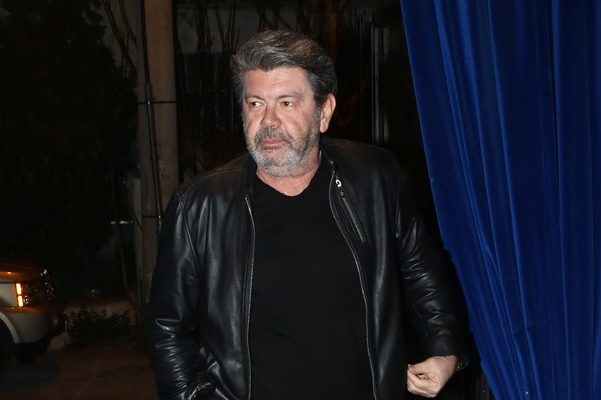 Γιάννης Λάτσιος: Φωτογραφίζει την κόρη του, Βαλέρια στην παραλία!