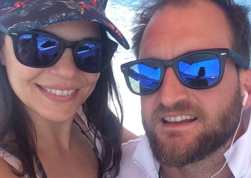 Μαρίνα Ασλάνογλου – Δημοσθένης Πέππας: Τα παιχνίδια στη θάλασσα με τον γιο τους, Κωνσταντίνο! [pic]