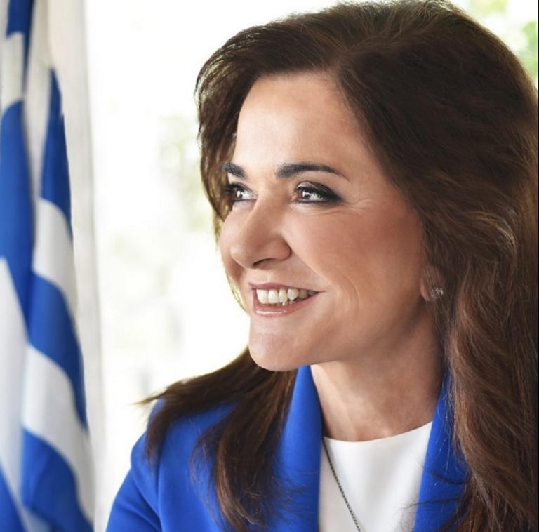 Η Ντόρα με τα έξι εγγόνια της στα Χανιά – Δείτε τι «πόσταρε» στο Facebook