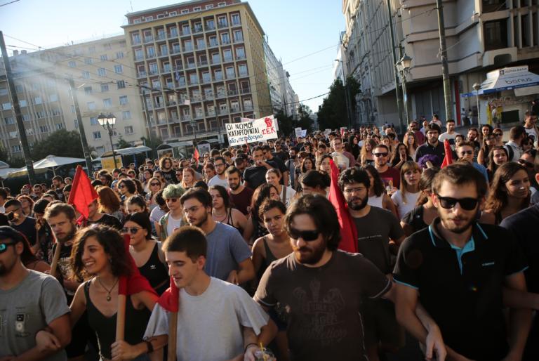 Στους δρόμους υπέρ του ασύλου κατέβηκαν φοιτητές σε Αθήνα, Θεσσαλονίκη