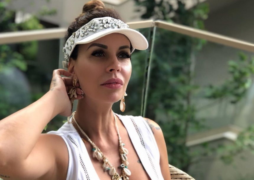 Η Iωάννα Λίλη και η κόρη της, Μαρία, ποζάρουν μόνο με τα μαγιό τους και εντυπωσιάζουν! [pics]