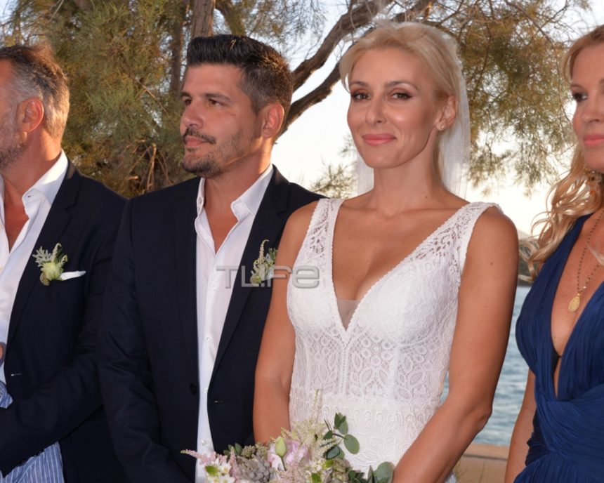 Φραγκάκη – Μάρκογλου: Το φωτογραφικό άλμπουμ του γάμου τους στην Πάρο!