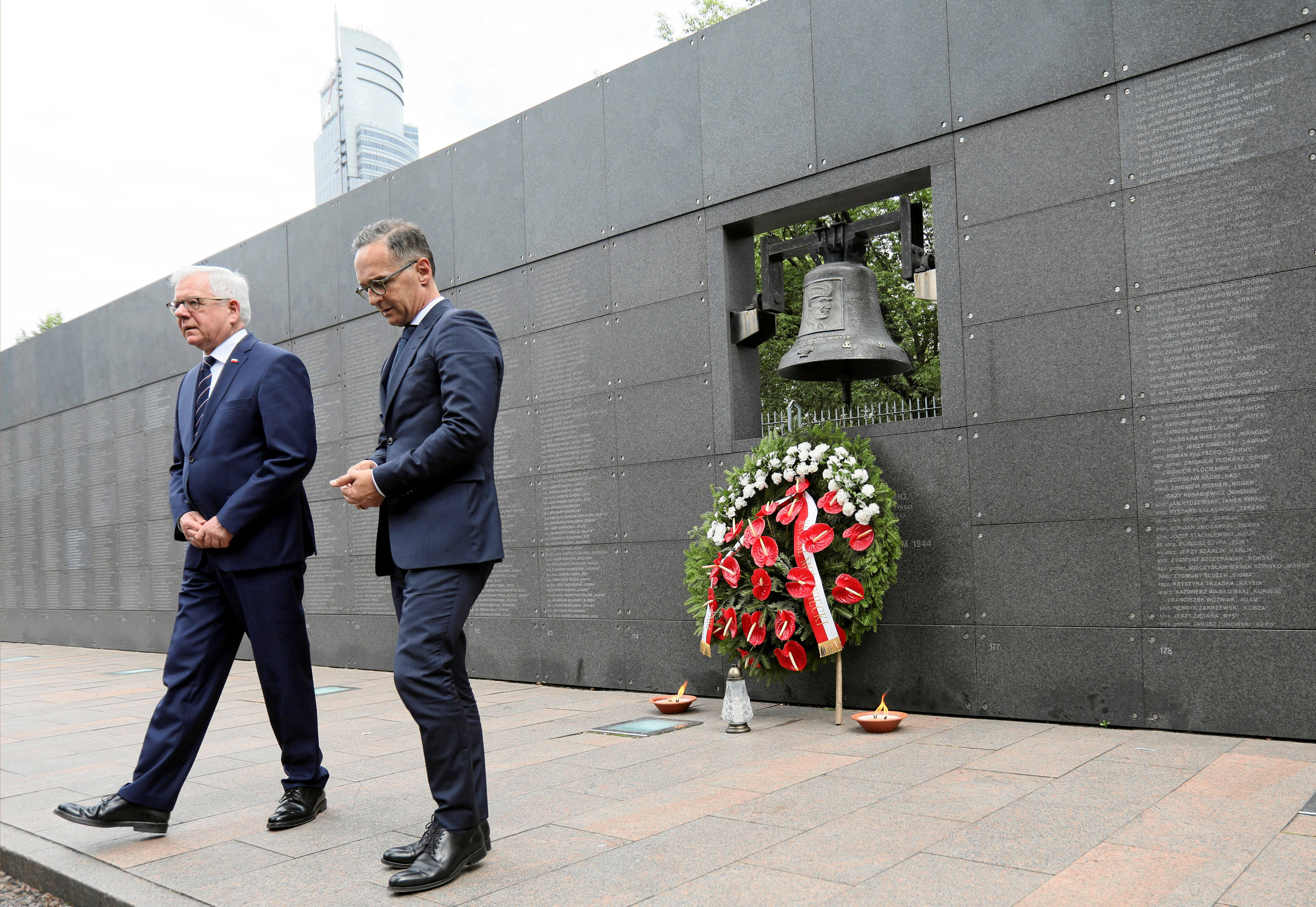 Η Γερμανία ζητά συγγνώμη για τα εγκλήματα πολέμου στην Πολωνία αλλά αρνείται αποζημιώσεις [pic]