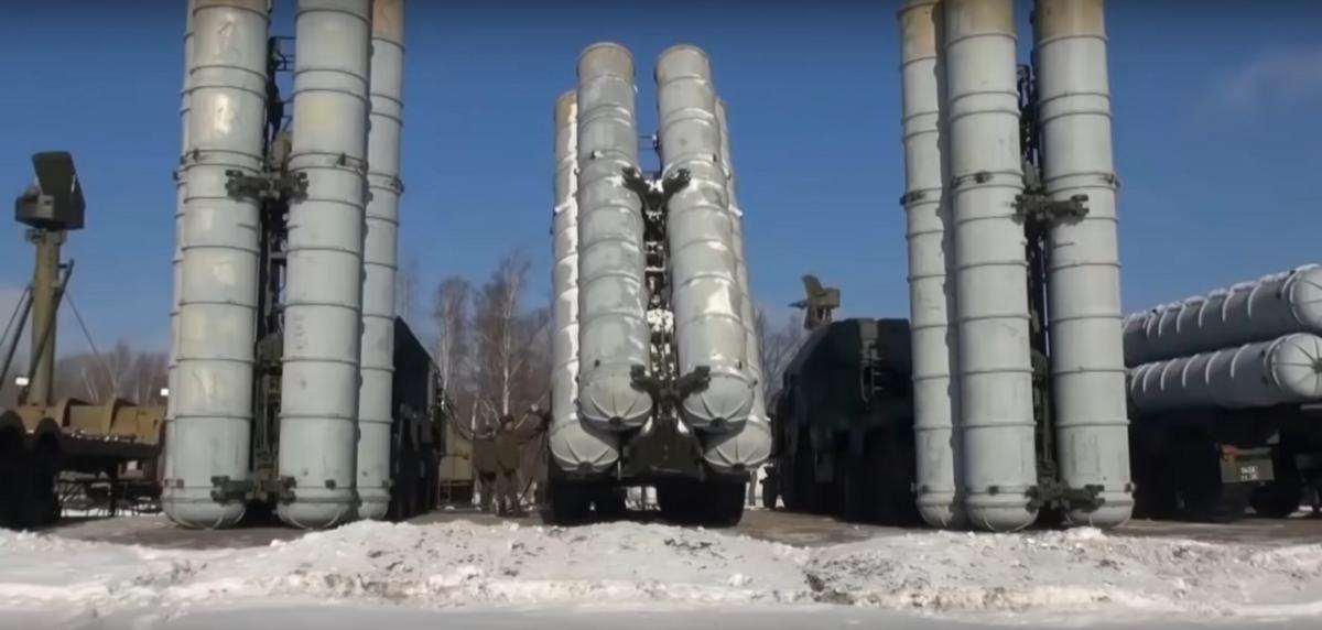 Ρωσία: Οι κάτοικοι δύο πόλεων εξαφάνισαν το ιώδιο μετά την έκρηξη πυραύλου