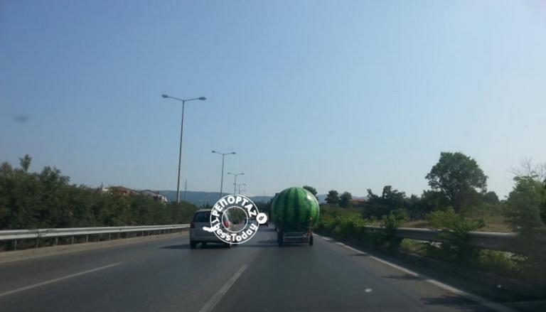 Θεσσαλονίκη: Τους “κούφανε” στον Περιφερειακό – Οδηγούσε αλλά ήταν αδύνατον να δει από τον καθρέφτη [pics]