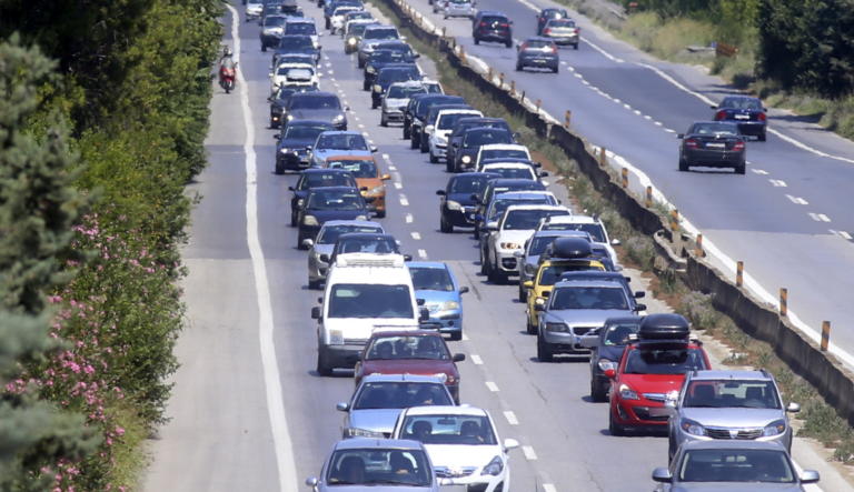 ÎˆÎ½Î±Ï‚ Ï€ÏÏŽÎ·Î½ ÎºÎ»Î­Ï†Ï„Î·Ï‚ Î¼Î±Ï‚ Î´Î¯Î½ÎµÎ¹ 10 ÏƒÏ…Î¼Î²Î¿Ï…Î»Î­Ï‚ Î³Î¹Î± Î½Î± Î¼Î·Î½ ÎºÎ»Î­ÏˆÎ¿Ï…Î½ Ï„Î¿ Î±Ï…Ï„Î¿ÎºÎ¯Î½Î·Ï„Î¿ Î¼Î±Ï‚!