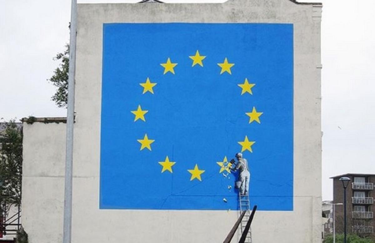 Εξαφανίστηκε το γνωστό έργο του Banksy για το Brexit [pics]