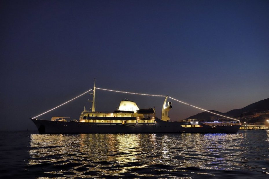 Η θρυλική θαλαμηγός “Χριστίνα” του Αριστοτέλη Ωνάση τώρα στη διάθεση σας