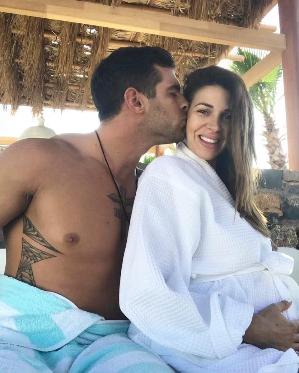 Δείτε τι έκανε ο Ετεοκλής Παύλου όταν η Ελένη Χατζίδου είχε τα νεύρα της! [pics]