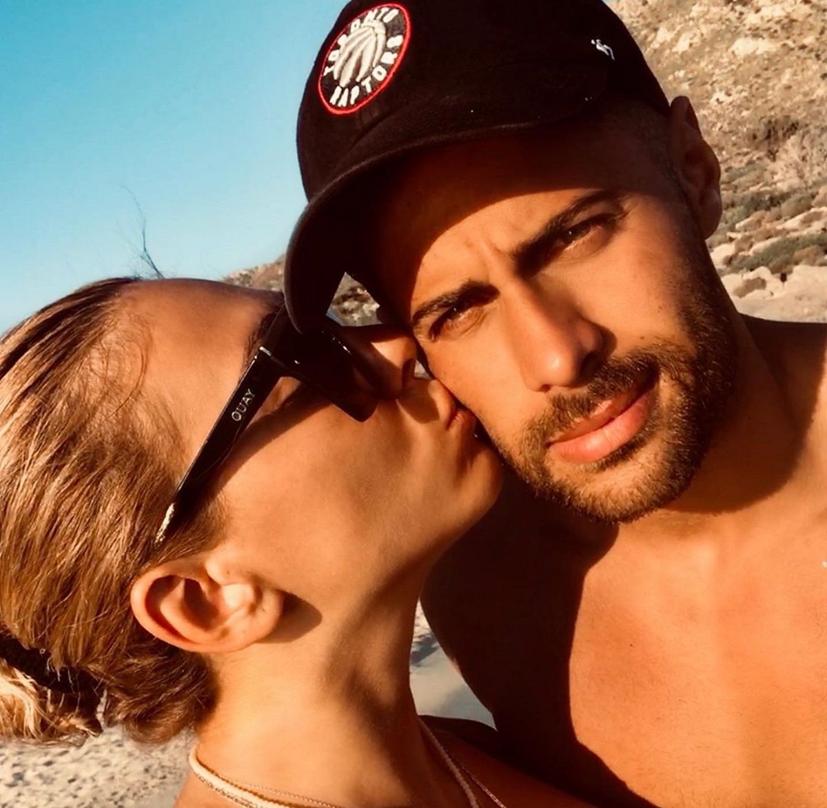 Ευρυδίκη Βαλαβάνη – Κωνσταντίνος Βασάλος: Τρυφερές στιγμές… μέσα στη θάλασσα!