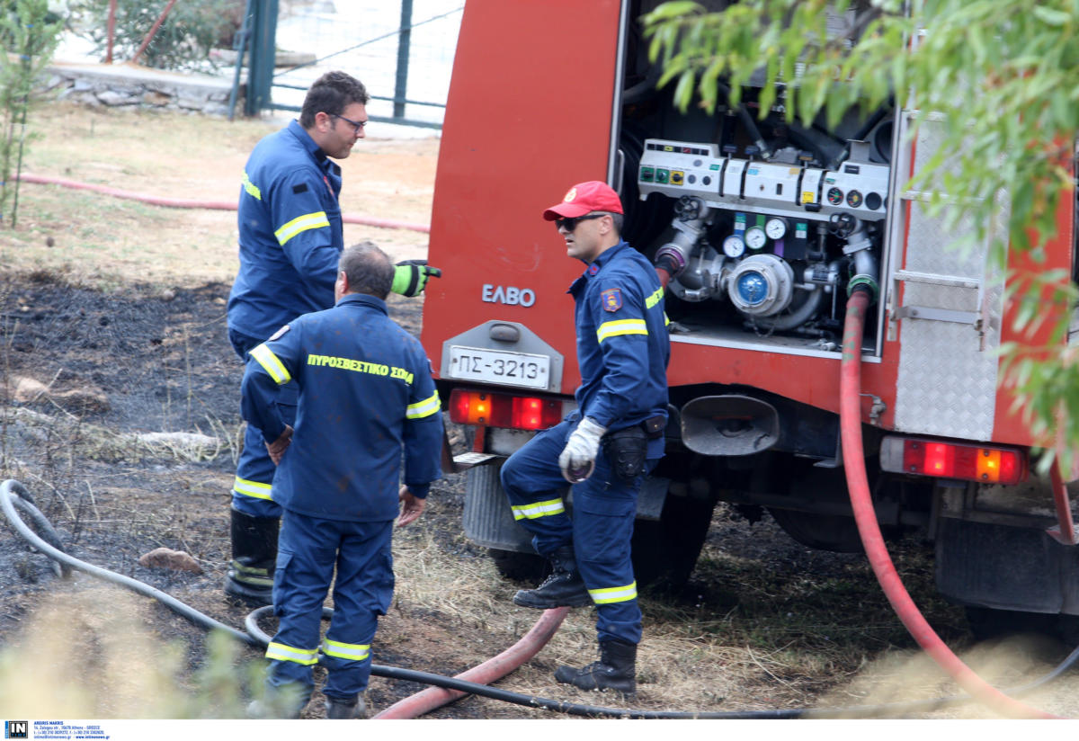 Ηράκλειο: Aπεγκλωβισμός γυναίκας από φλεγόμενο σπίτι – Η μεγάλη φωτιά κατέστρεψε τα πάντα