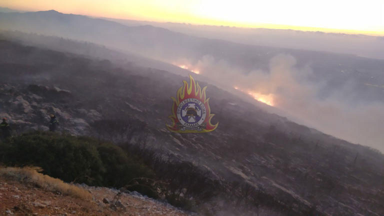 Μεγάλη φωτιά στον Υμηττό - Μάχη για να μην περάσουν οι φλόγες προς Καισαριανή - Καλύτερη η εικόνα σύμφωνα με την Πυροσβεστική