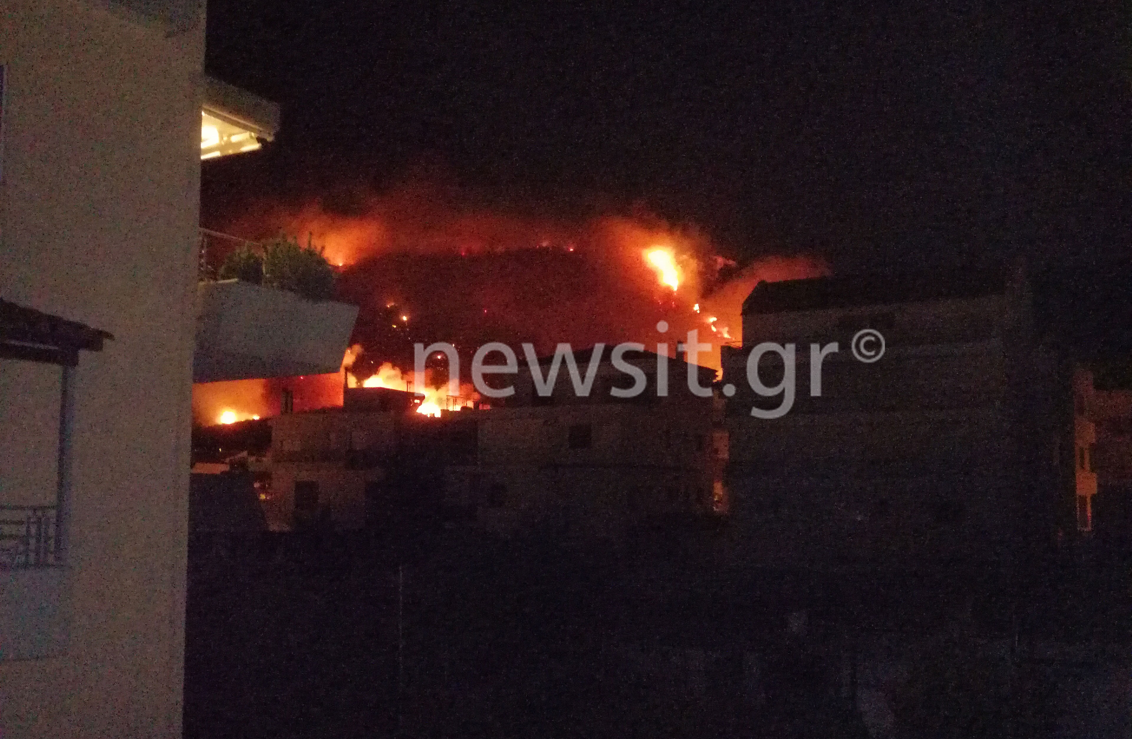 Φωτιά Υμηττός: Οι συγκλονιστικές εικόνες από τη μάχη με τις φλόγες και την καταστροφή
