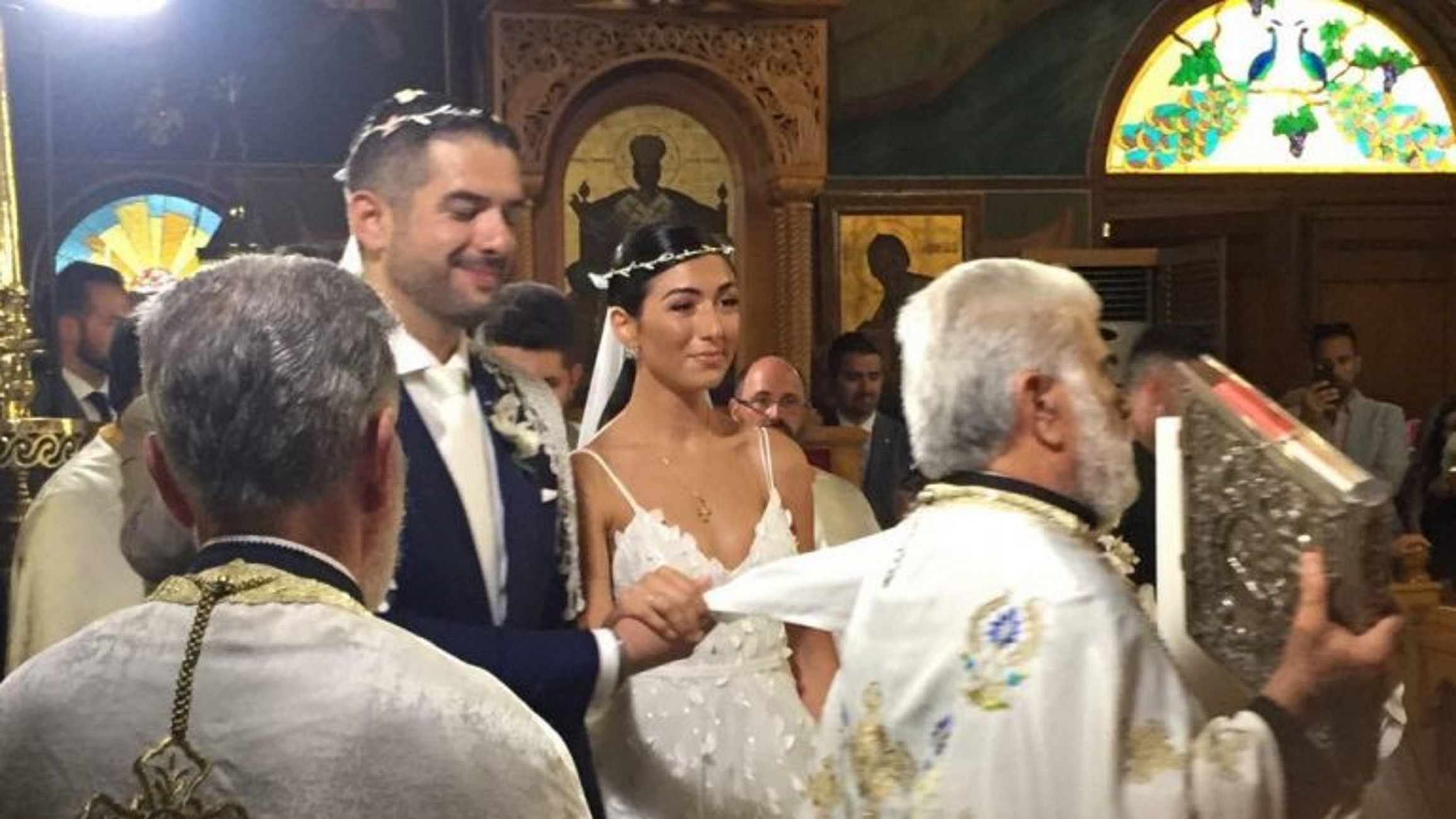Κρήτη: Ο παραμυθένιος γάμος που συζητήθηκε – Η νύφη, ο γαμπρός και η ξεχωριστή τους ιστορία [pics]