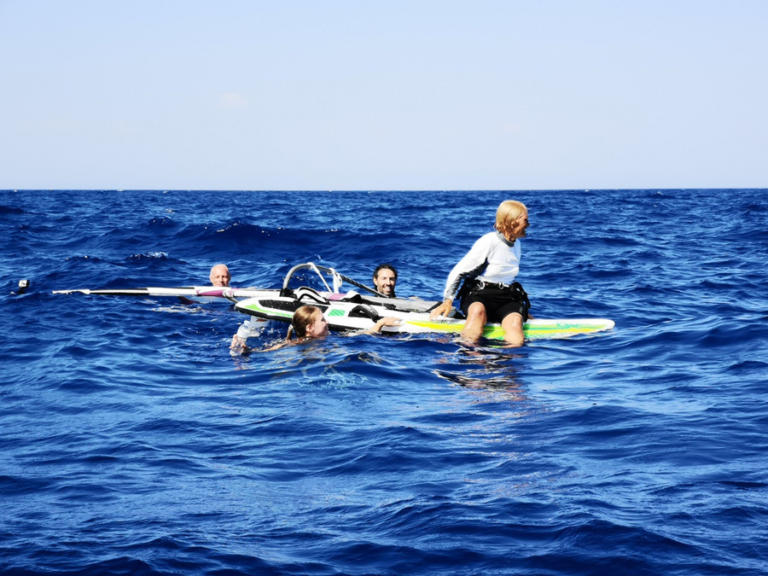 Î— 81Ï‡ÏÎ¿Î½Î· windsurfer Î‘Î½Î±ÏƒÏ„Î±ÏƒÎ¯Î± Î“ÎµÏÎ¿Î»Ï…Î¼Î¬Ï„Î¿Ï… Î­ÎºÎ±Î½Îµ Ï€ÏÎ¬Î¾Î· Ï„Î¿ ÏŒÎ½ÎµÎ¹ÏÏŒ Ï„Î·Ï‚